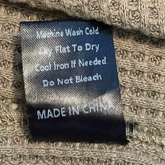 POL-Women’s NWOT LS Olive Textured Knit Top Size S - Picture 8 of 8